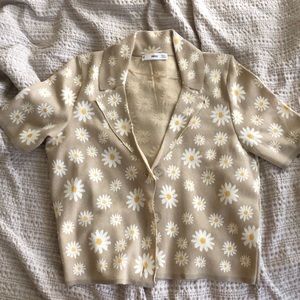 Knitted short sleeve daisy shirt